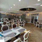 Moris Boutique Hotel 2*