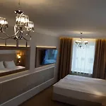 Moris Boutique Hotel 2*