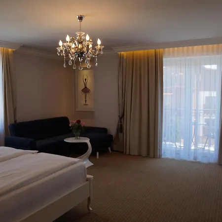Moris Boutique Hotel 2*